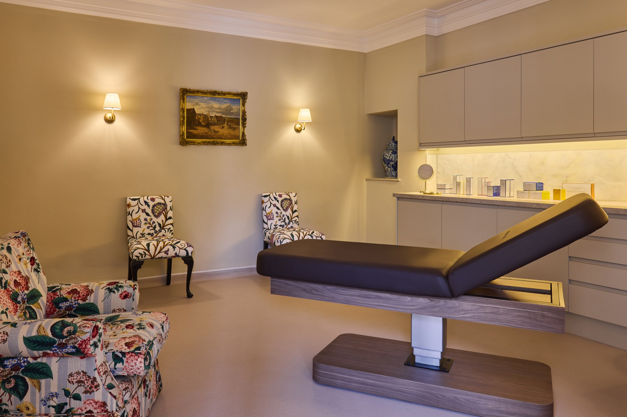 The clinic photograph 3 of 5